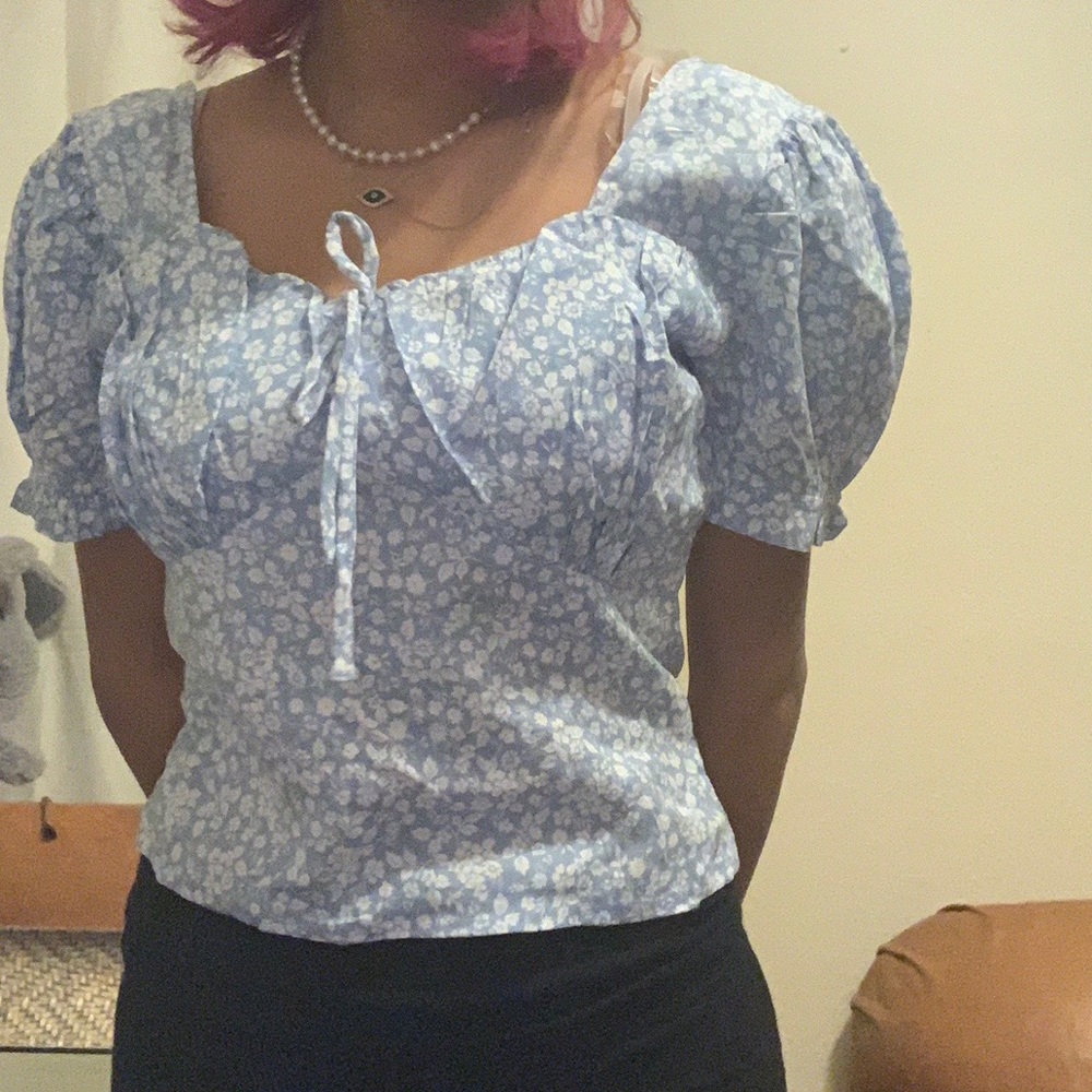 blue and white floral top !